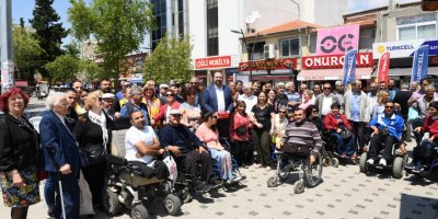 ÇİĞLİ'DE ÇOK ÖZEL ETKİNLİK..'BENİMLE 5 DAKİKA HAYATI PAYLAŞIR MISIN?...