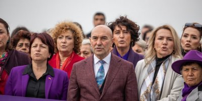 TUNÇ SOYER KADINLARLA YÜRÜDÜ