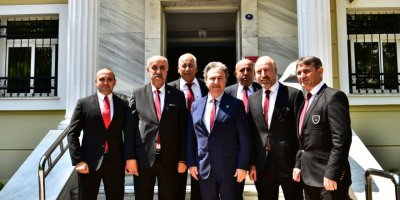 BORNOVA BELEDİYE BAŞKANI İDUĞ AMATÖRLERİ YALNIZ BIRAKMIYOR