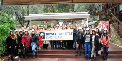 BALÇOVA'DA BARETLİ KADINLAR DAYANIŞMASI 4. YILINA GİRDİ