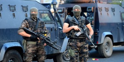 KONAK, KARŞIYAKA,BUCA VE BORNOVA'DA PKK OPERASYONU..İHBAR ANKARA'DAN GELDİ..