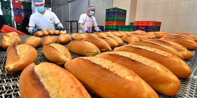 İZMİR'DE HALK EKMEK ZAMLANDI