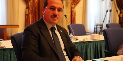 AK PARTİLİ KIRKPINAR’DAN İZMİR BÜYÜKŞEHİR’E İHALE TEPKİSİ