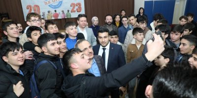 AK PARTİLİ SÜREKLİ'DEN 'ALTILI MASA' GÖNDERMESİ