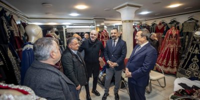 CHP İZMİR İL BAŞKANI ASLANOĞLU'NDAN 'KONAK' MESAJLARI