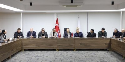 CUMHUR İTTİFAKI İZMİR'DEN İLK YARDIM TIRLARINI GÖNDERDİ