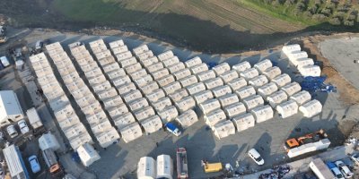 İZMİR'DEN AFET BÖLGESİNE YARDIM YAĞIYOR