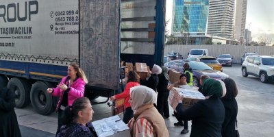 AK PARTİ İZMİR KADIN KOLLARI'NDAN 'SICAK SOFRALAR TEKRAR KURULSUN' KAMPANYASINA DESTEK