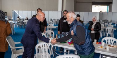 SOYER'DEN İZMİRLİLERE 'UMUT HAREKETİ' ÇAĞRISI