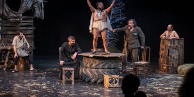 İZMİR'DE DÜNYA TİYATRO GÜNÜ ETKİNLİKLERİ BAŞLADI