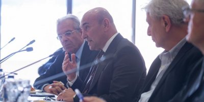 SOYER İZMİR'İN EKONOMİ KURMAYLARINA KONUŞTU