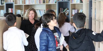 BAYRAKLI'NIN KİTAP KAFELERİNE ÖĞRENCİ AKINI