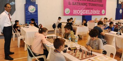 SATRANÇIN GENÇ USTALARI BALÇOVA’DA BULUŞTU
