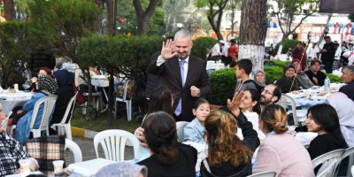 MENEMENLİLERE KADİR GECESİ’NDE DEV İFTAR SOFRASI
