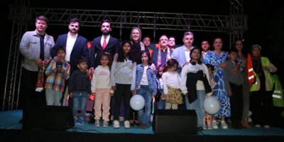 AK PARTİLİ İNAN 23 NİSAN'I KARŞIYAKA'DA KUTLADI