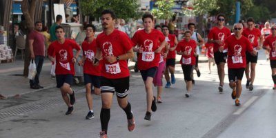 BAŞKAN MUHİTTİN SELVİTOPU SİZİ '100. YIL KOŞUSU'NA DAVET EDİYOR