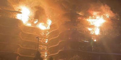 İzmir Narlıdere'deki Folkart sitesinde büyük yangın!