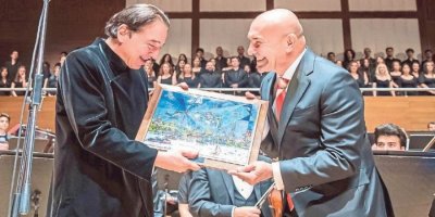 İZMİR BÜYÜKŞEHİR'DE 100. YIL MARŞI KAPIŞMASI..KASABA ALKOLİĞİ