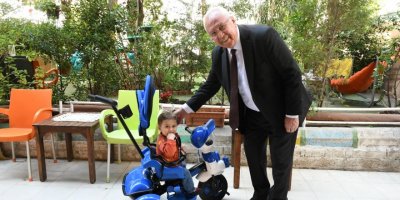 KARABAĞLAR'DA ABİDİN DİNO PARKI YENİLENİYOR