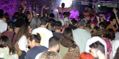 INSTİTUT FRANÇAİS İZMİR'DE MÜZİK ZİYAFETİ YAŞANDI