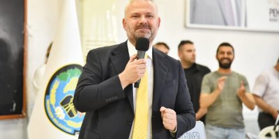 MENEMEN BELEDİYE BAŞKANI ROMAN HAVASI OYNADI