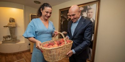 TUNÇ SOYER ŞEFTALİLERİ TUTTU VE DEDİ Kİ;'BİZ BU İŞİ YAPIYORUZ'