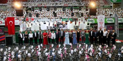 KARŞIYAKALI ÇOCUKLARA EN GÜZEL HEDİYE... 'BİSİKLET'...