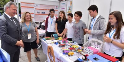 BORNOVA'DA BİLİM FUARI BAŞLADI