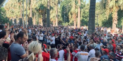 İZMİR BÜYÜKŞEHİR'DE GREV DALGASI. İZELMAN VE İZENERJİ İŞÇİLERİ İŞ BIRAKTI